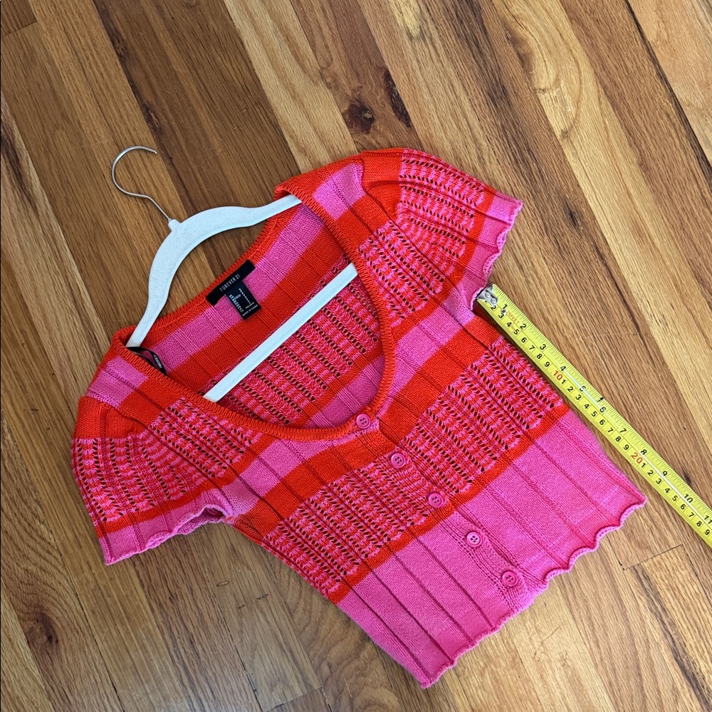 Forever 21 Pink and Red Knit Button-Up crop sweater top. size small - Picture 7 of 9